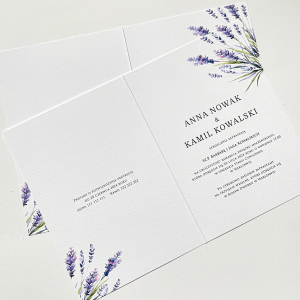 Białe minimalistyczne zaproszenia ślubne z lawendą - flora 9