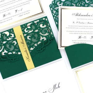 Zielone, ażurowe zaproszenia ślubne w kształcie koperty
