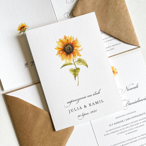Białe minimalistyczne zaproszenia ślubne ze słonecznikami - flora 8